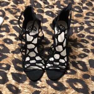 Fregalicious Black size 7 1/2, 4” Heels, Lace w/zipper.